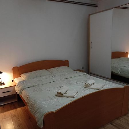 לסקובץ Apartmani Dora Leskovac מראה חיצוני תמונה