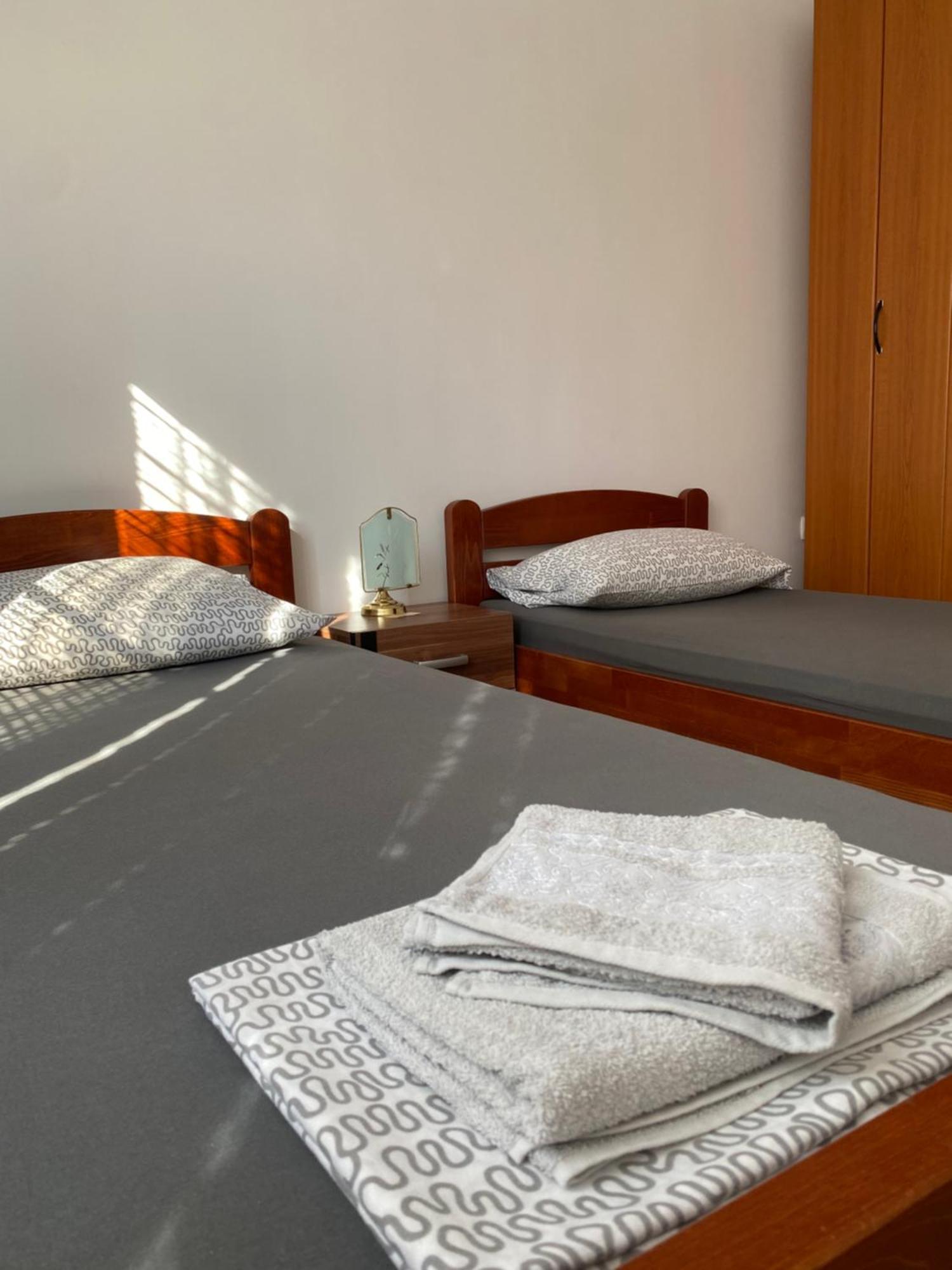 לסקובץ Apartmani Dora Leskovac מראה חיצוני תמונה