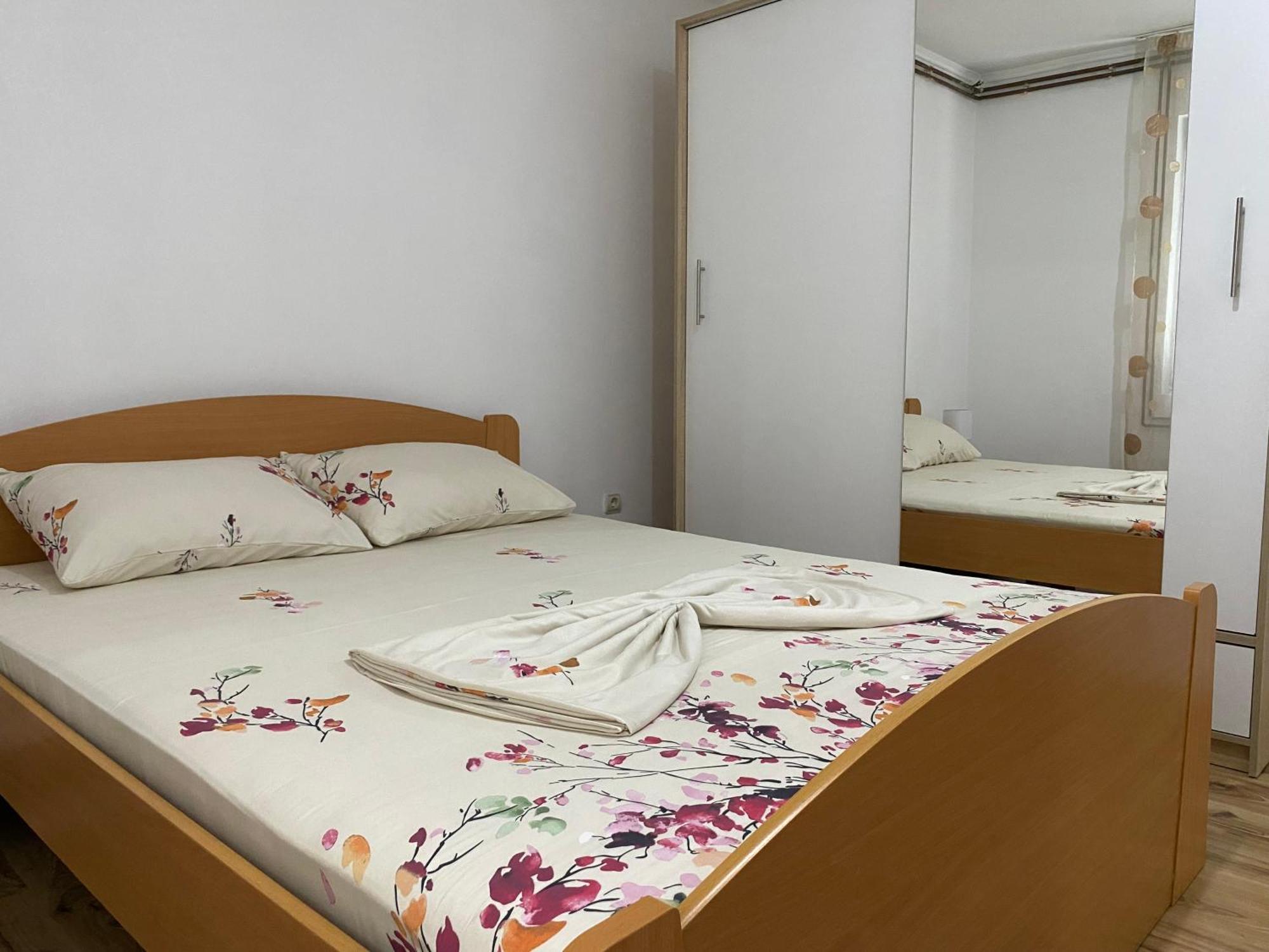 לסקובץ Apartmani Dora Leskovac מראה חיצוני תמונה